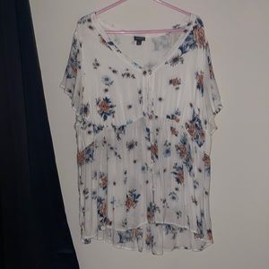 Plus Size White Floral Print Short Sleeve Babydoll Style Blouse